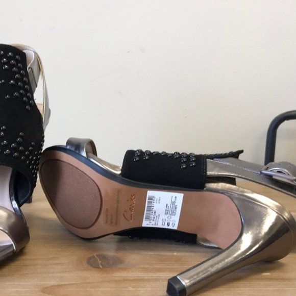 Clarks Women's Shola Curtain Fashion Sandals - Picture 8 of 8